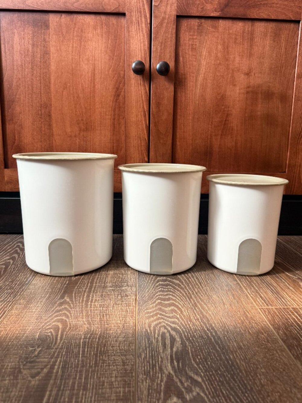 Tupperware One Touch Reminder Canisters – Set of 3